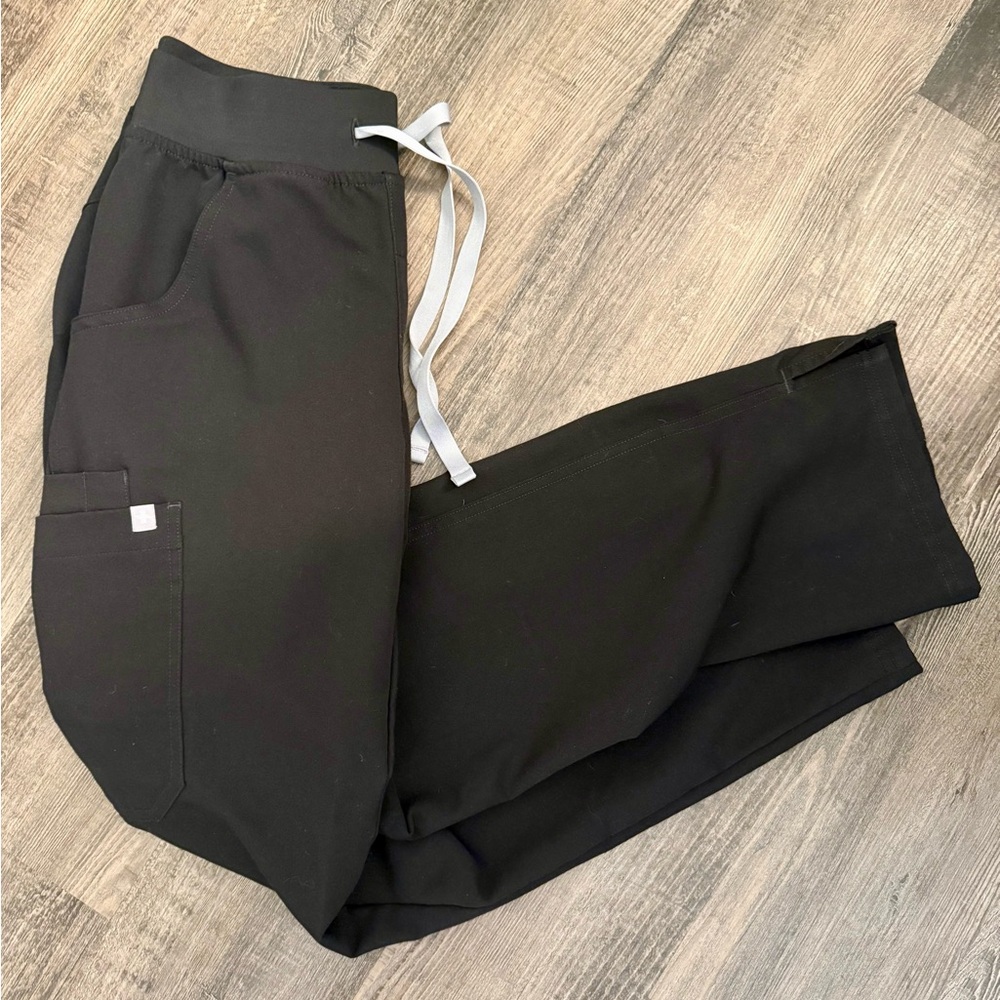 Figs Women's Black Straight Leg Pants
